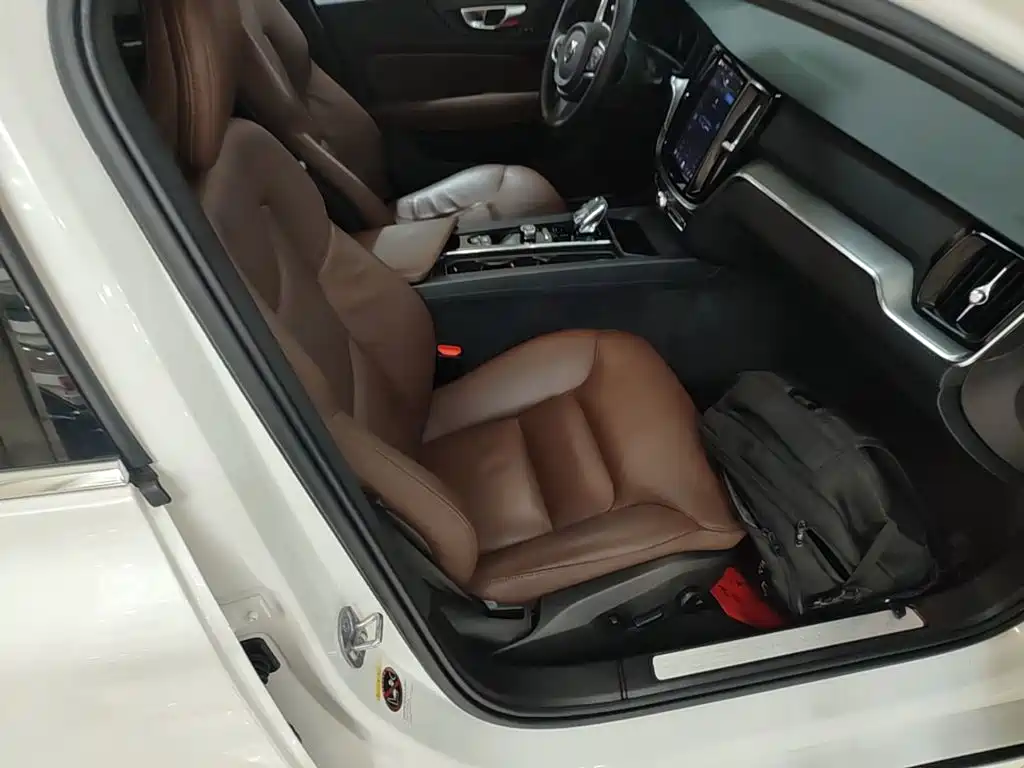 Volvo S60 — миниатюра 25