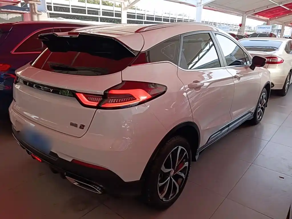 Geely Emgrand S — миниатюра 7