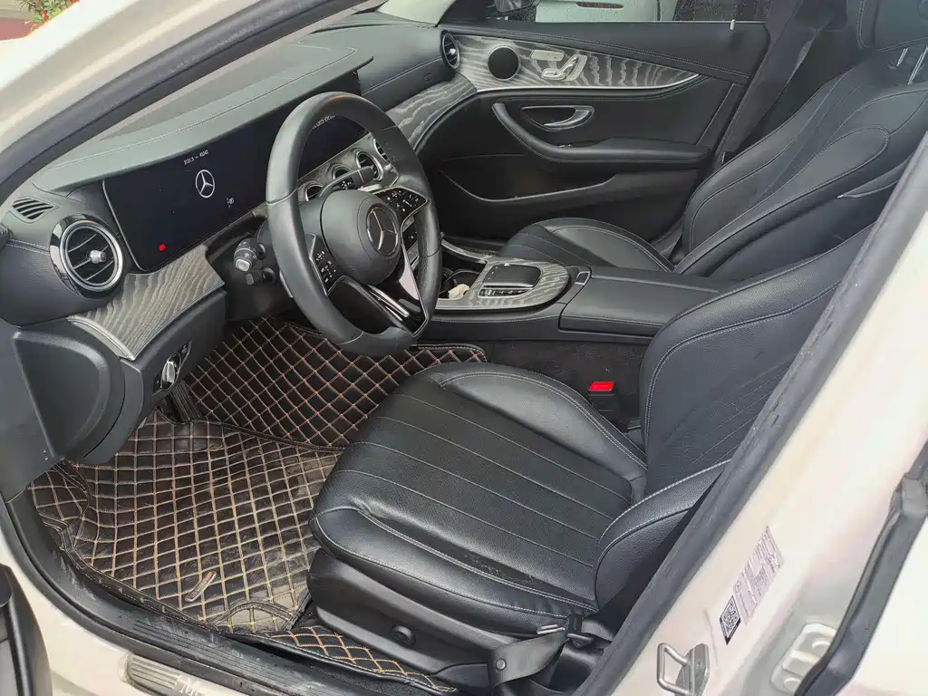 Mercedes-Benz E-Class — миниатюра 4