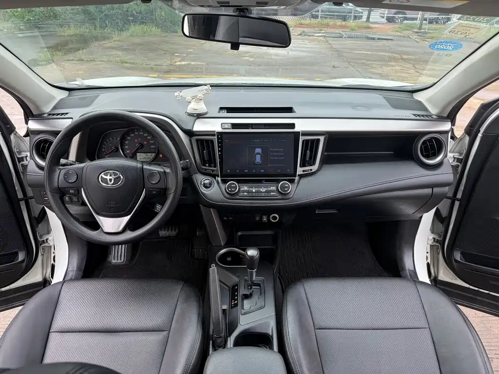 Toyota RAV4 — миниатюра 15