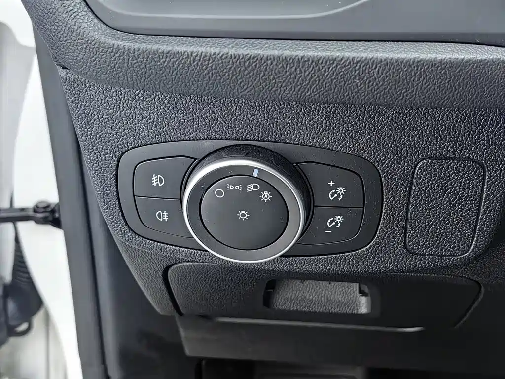 Ford Focus — миниатюра 21