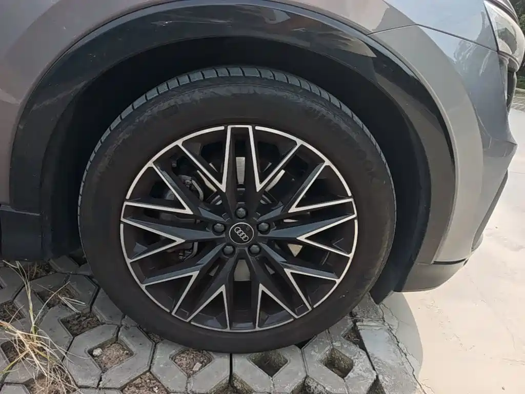 Audi Q5 e-tron — миниатюра 12