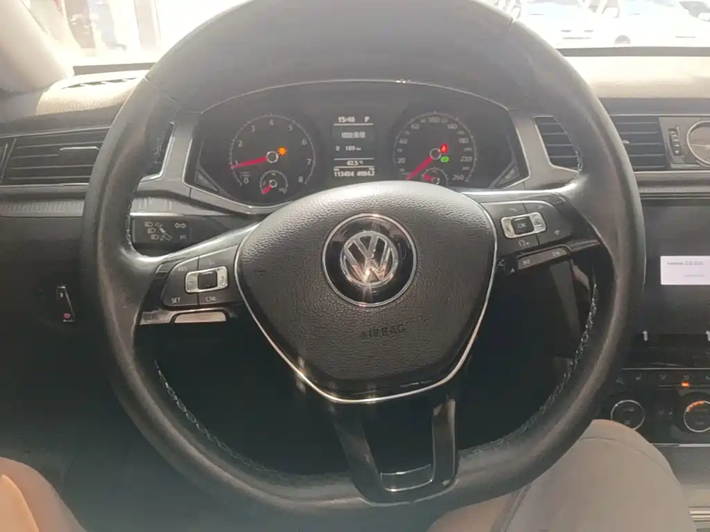 Volkswagen Passat — миниатюра 11