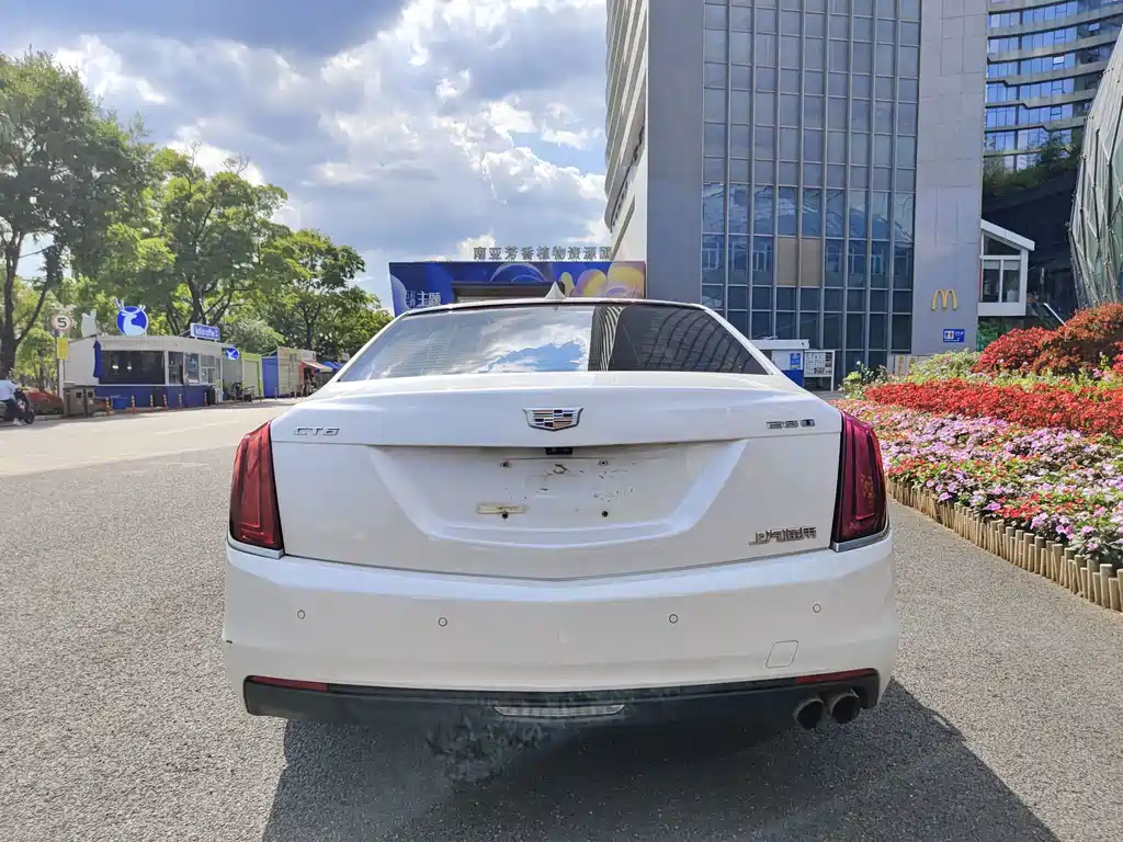 Cadillac CT6 — миниатюра 12