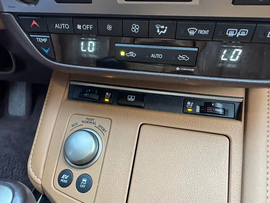 Lexus ES — миниатюра 14
