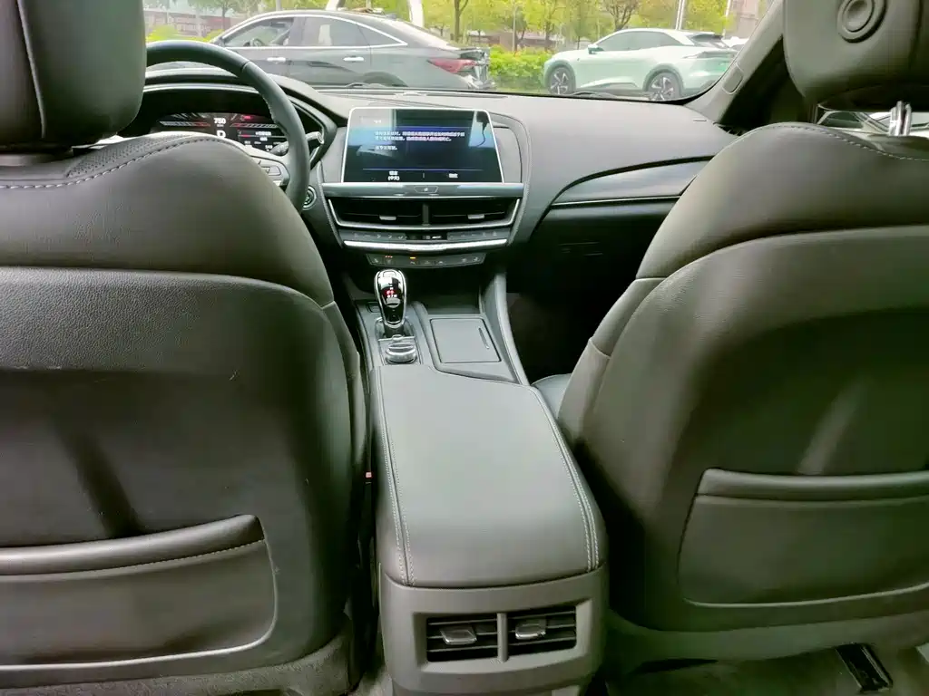 Cadillac CT5 — миниатюра 23