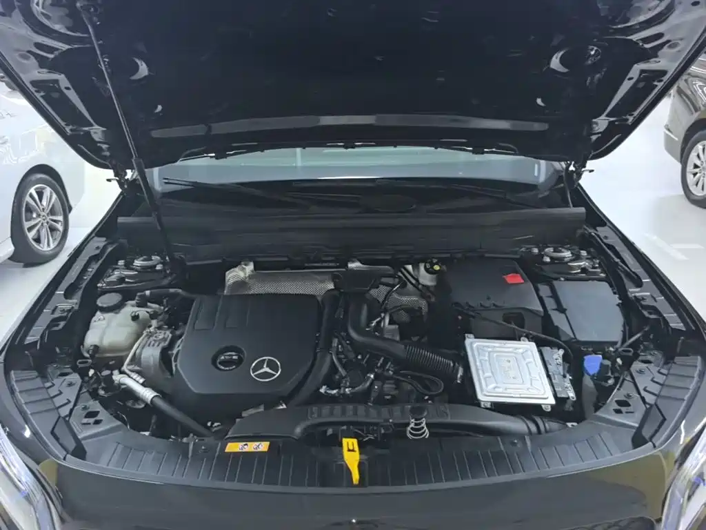 Mercedes-Benz GLB — миниатюра 20