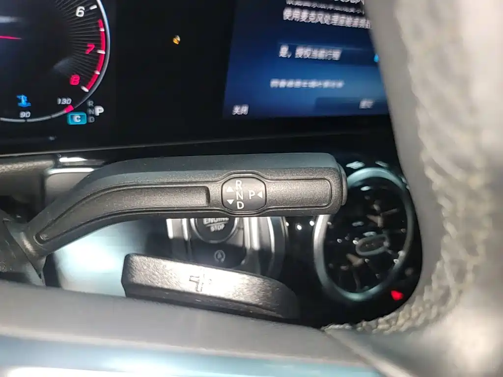 Mercedes-Benz GLB — миниатюра 14