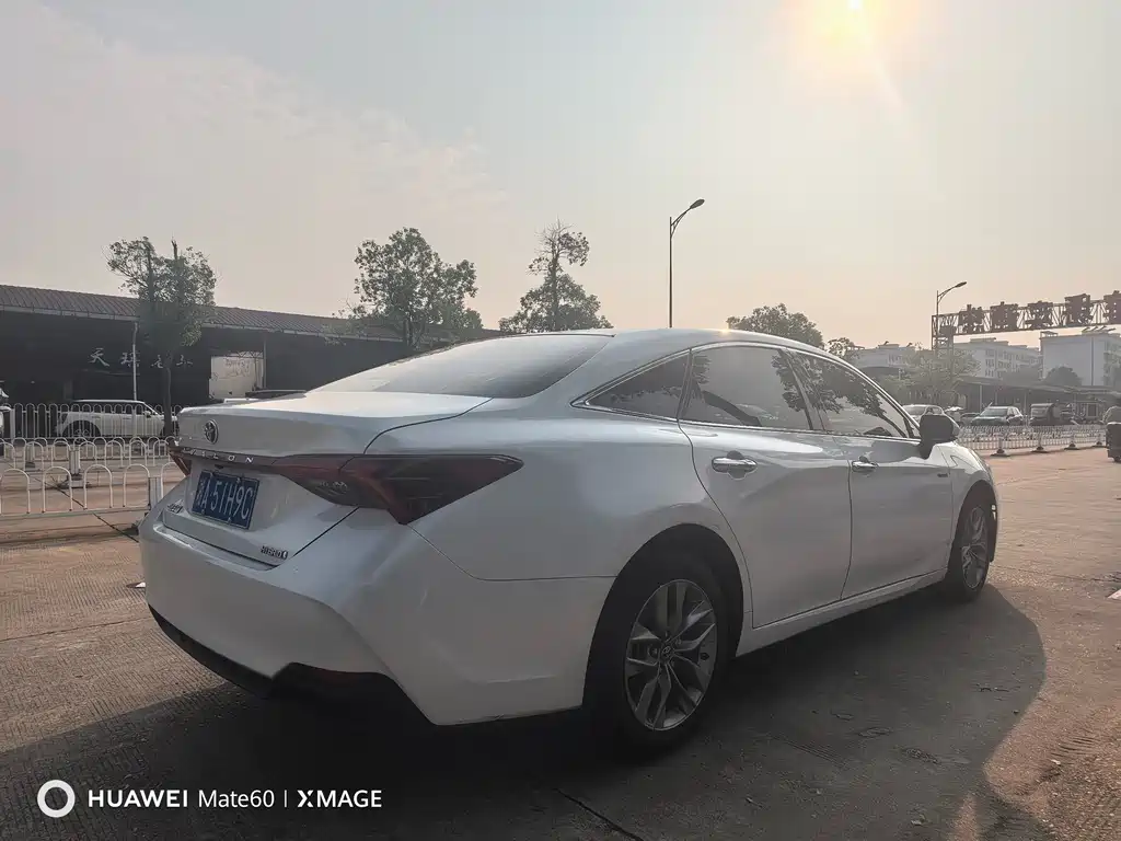 Toyota Avalon — миниатюра 3