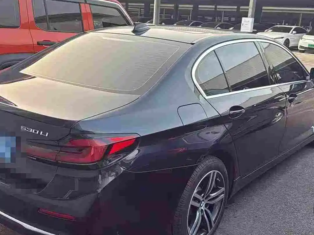 BMW 5 Series — миниатюра 3