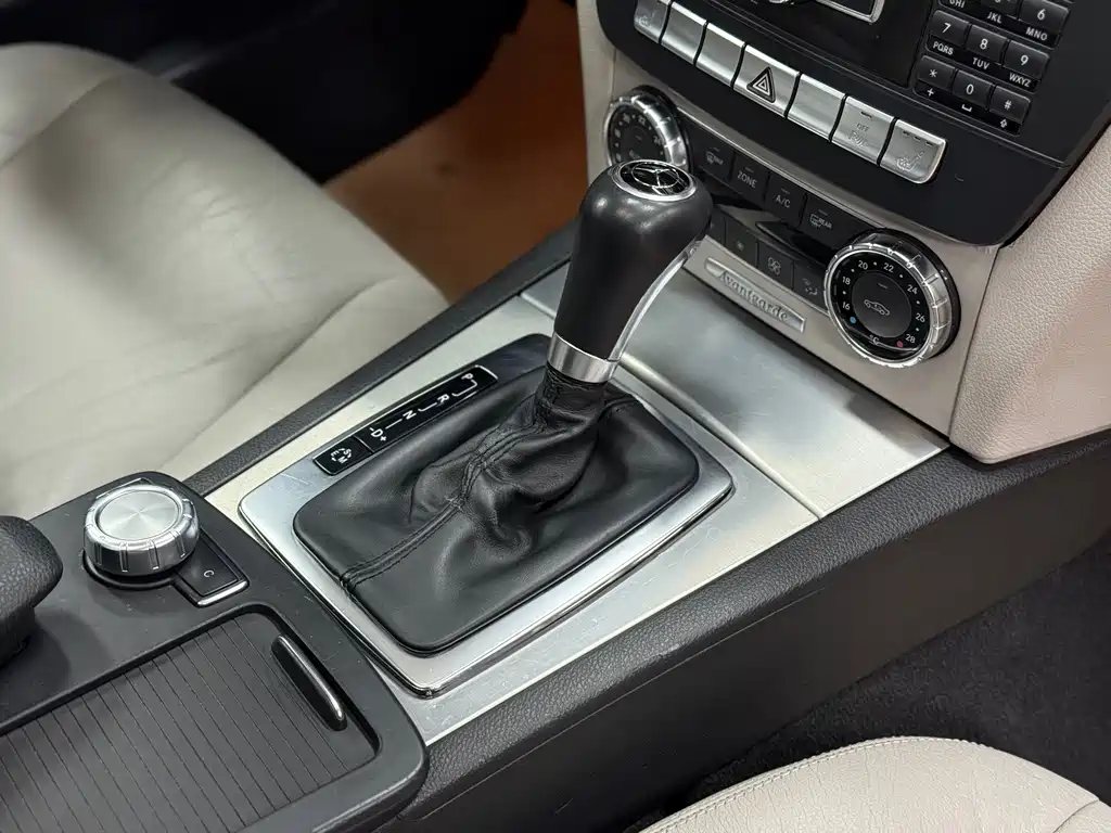 Mercedes-Benz C-Class (Import) — миниатюра 19