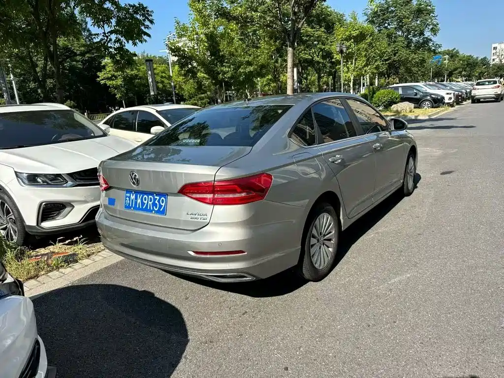 Volkswagen Lavida — миниатюра 6