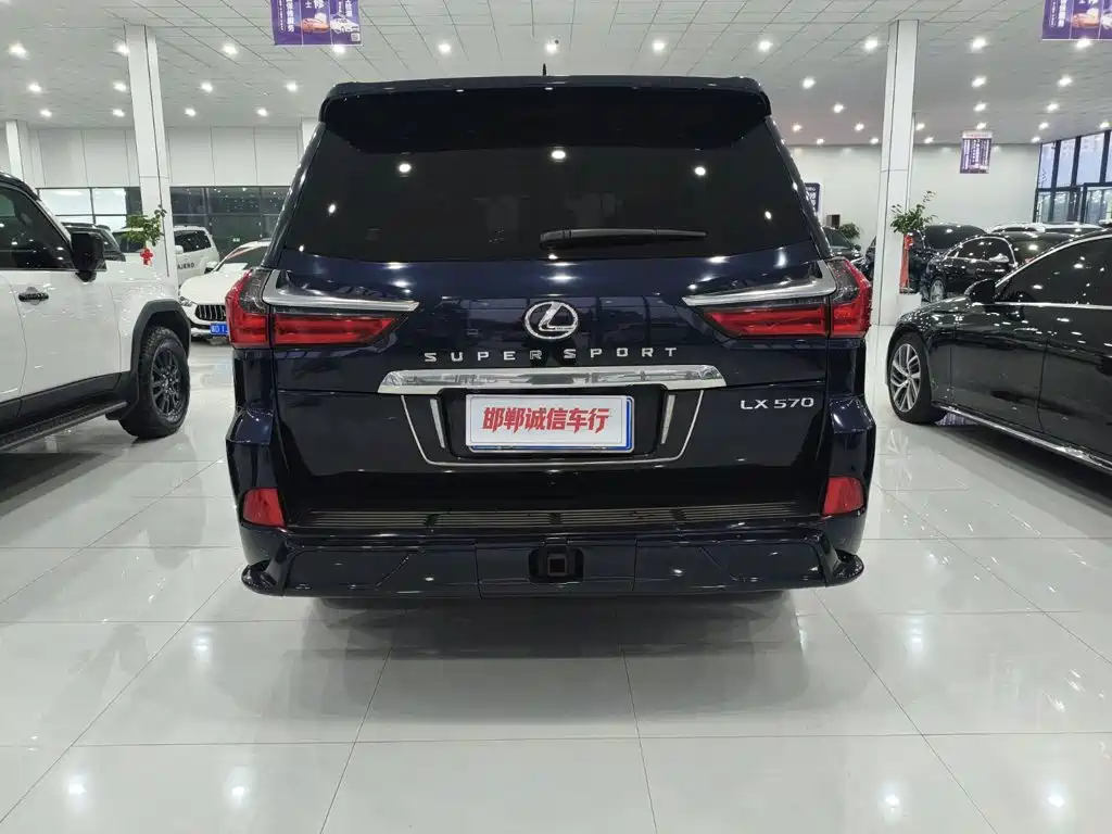 Lexus LX — миниатюра 5