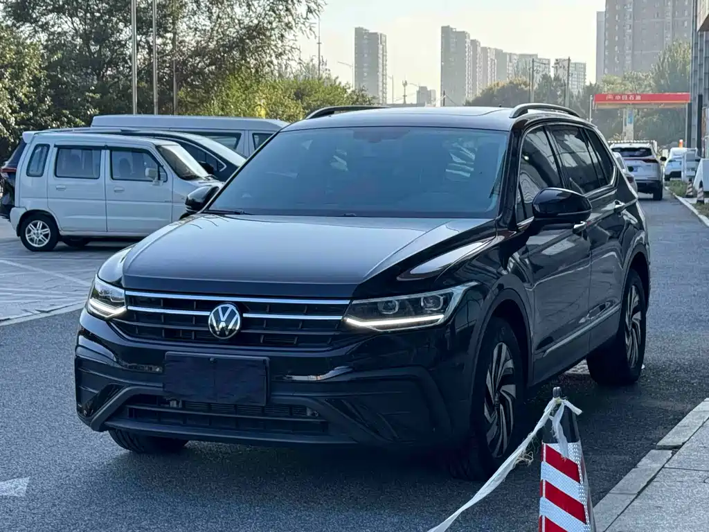 Volkswagen Tiguan L — миниатюра 3