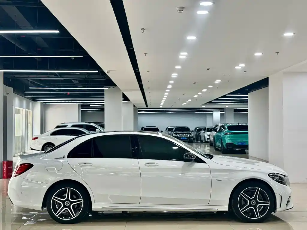 Mercedes-Benz C-Class — миниатюра 4