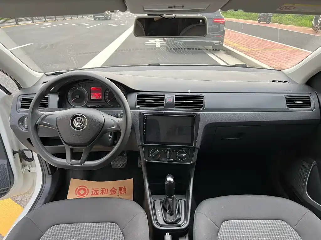 Volkswagen Santana — миниатюра 4