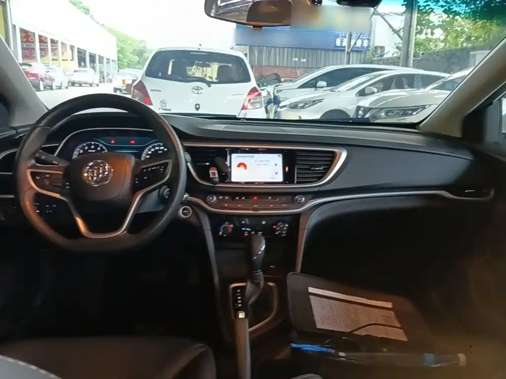Buick Excelle — миниатюра 10