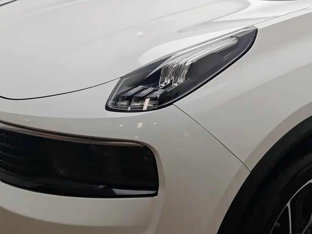 Lynk & Co 01 2017 2.0T Pro