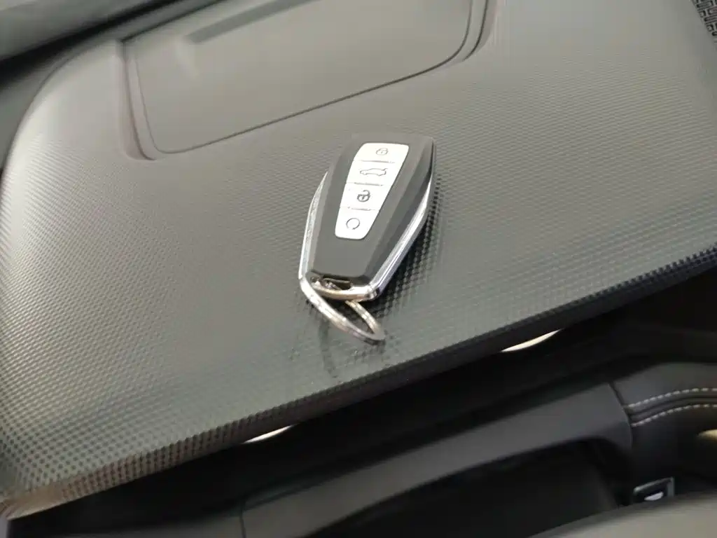Geely Haoyue — миниатюра 9