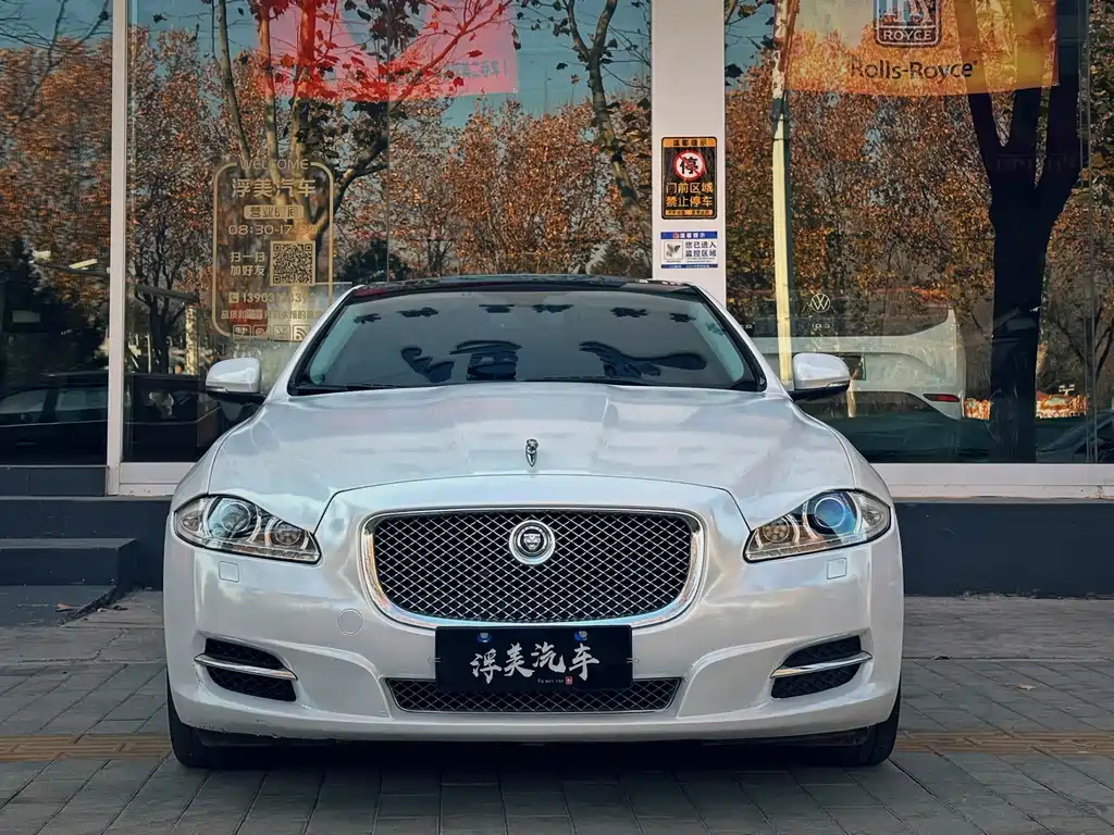 Jaguar XJ — миниатюра 3