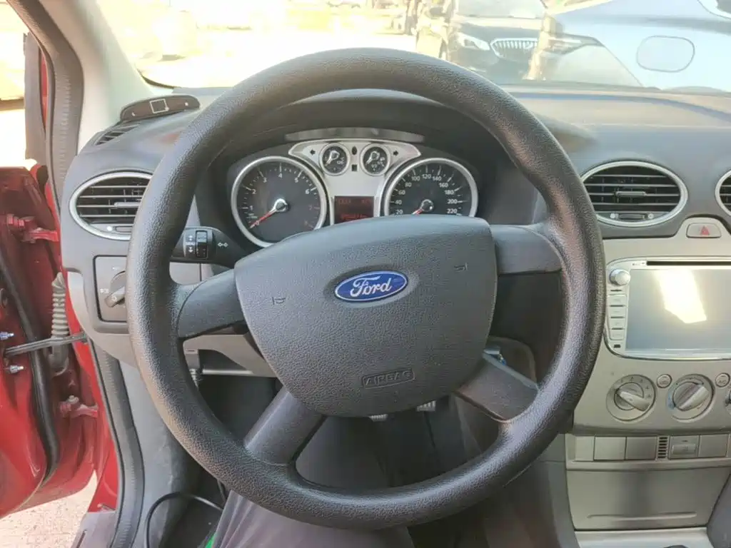 Ford Focus — миниатюра 11