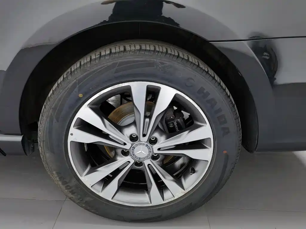 Mercedes-Benz V-Class — миниатюра 17