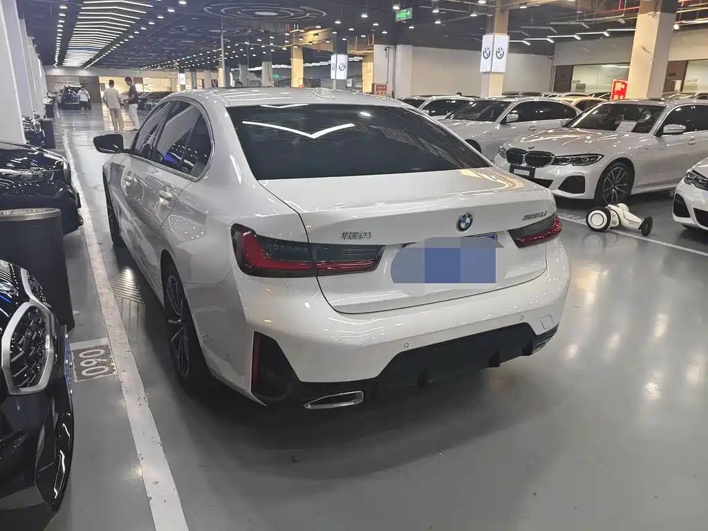 BMW 3 Series — миниатюра 23
