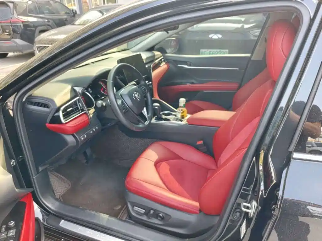 Toyota Camry — миниатюра 6