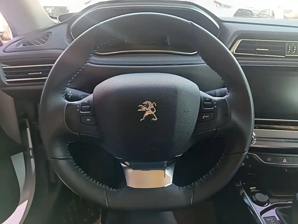 Peugeot 308 — миниатюра 11