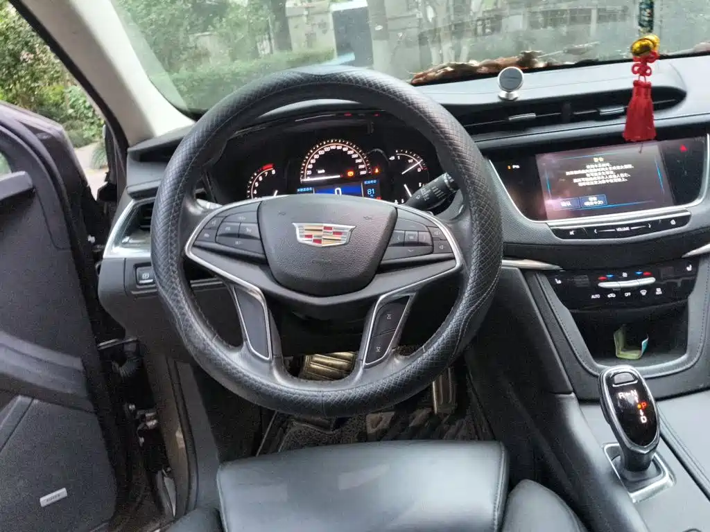 Cadillac XT5 — миниатюра 3
