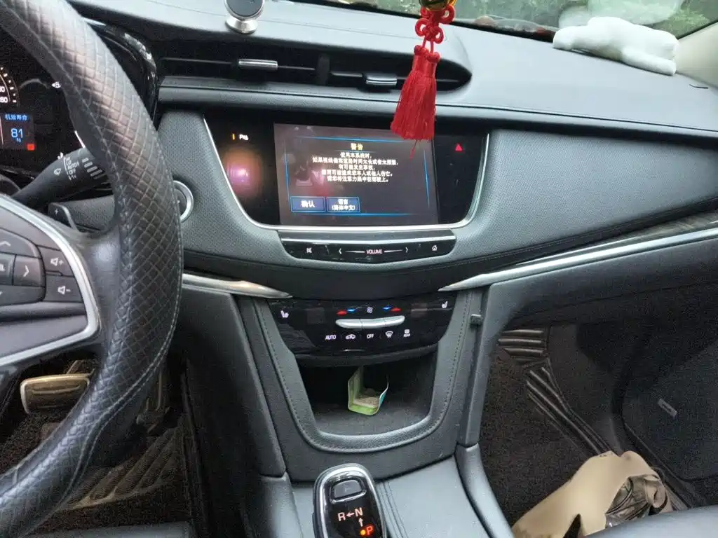 Cadillac XT5 — миниатюра 6
