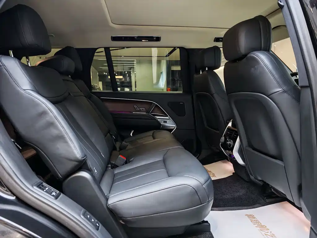 Land Rover Range Rover — миниатюра 13