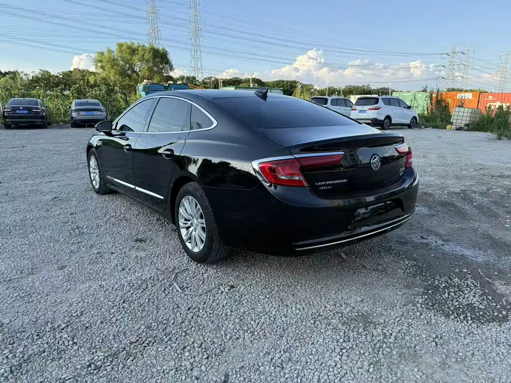 Buick LaCrosse — миниатюра 8