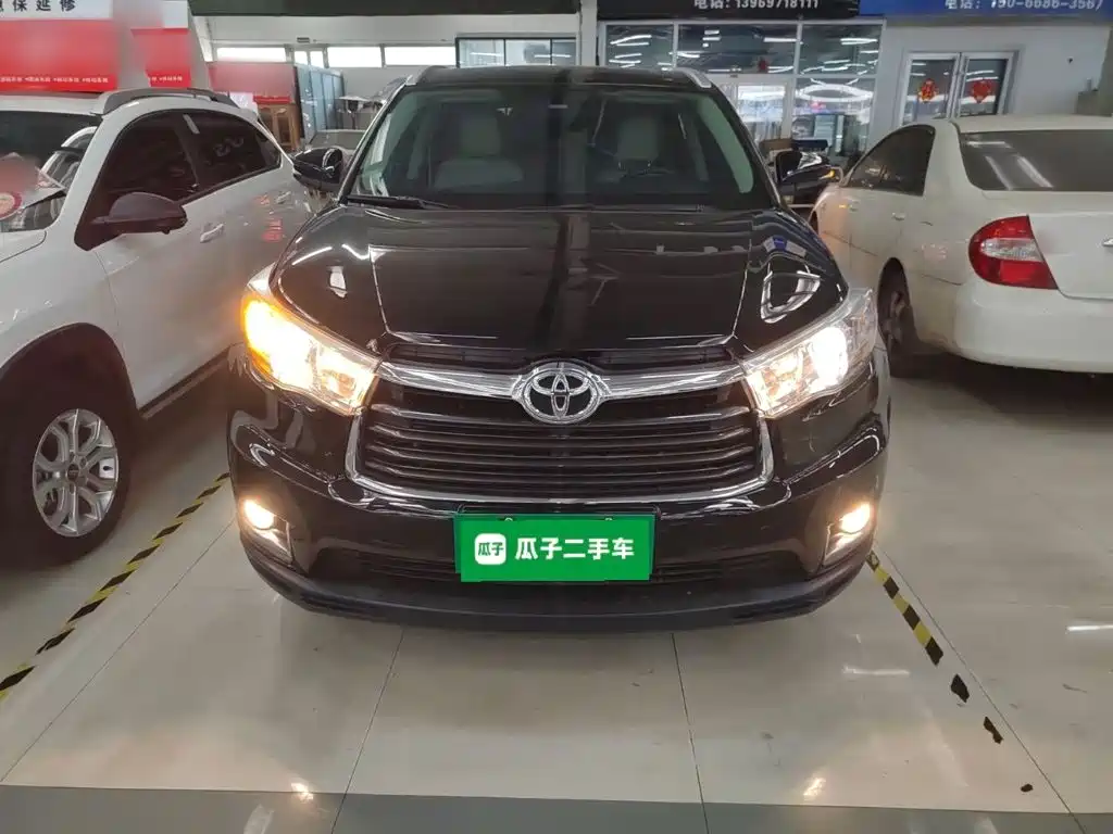 Toyota Highlander 2015 2.0T Luxury 7 мест