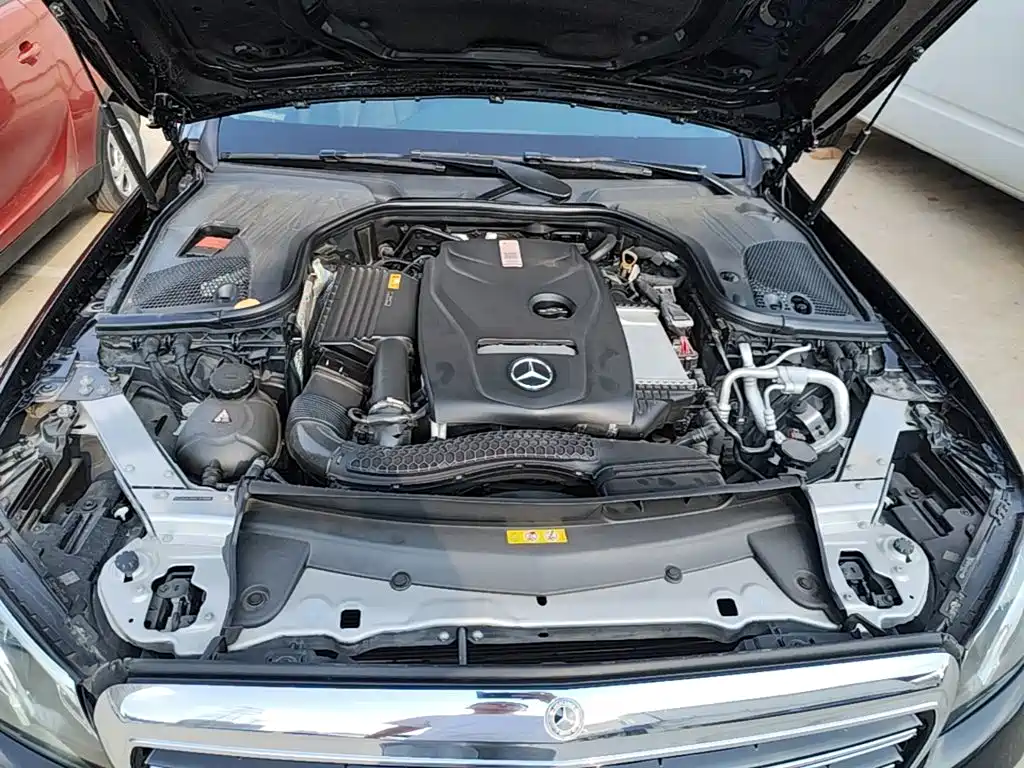 Mercedes-Benz E-Class — миниатюра 20