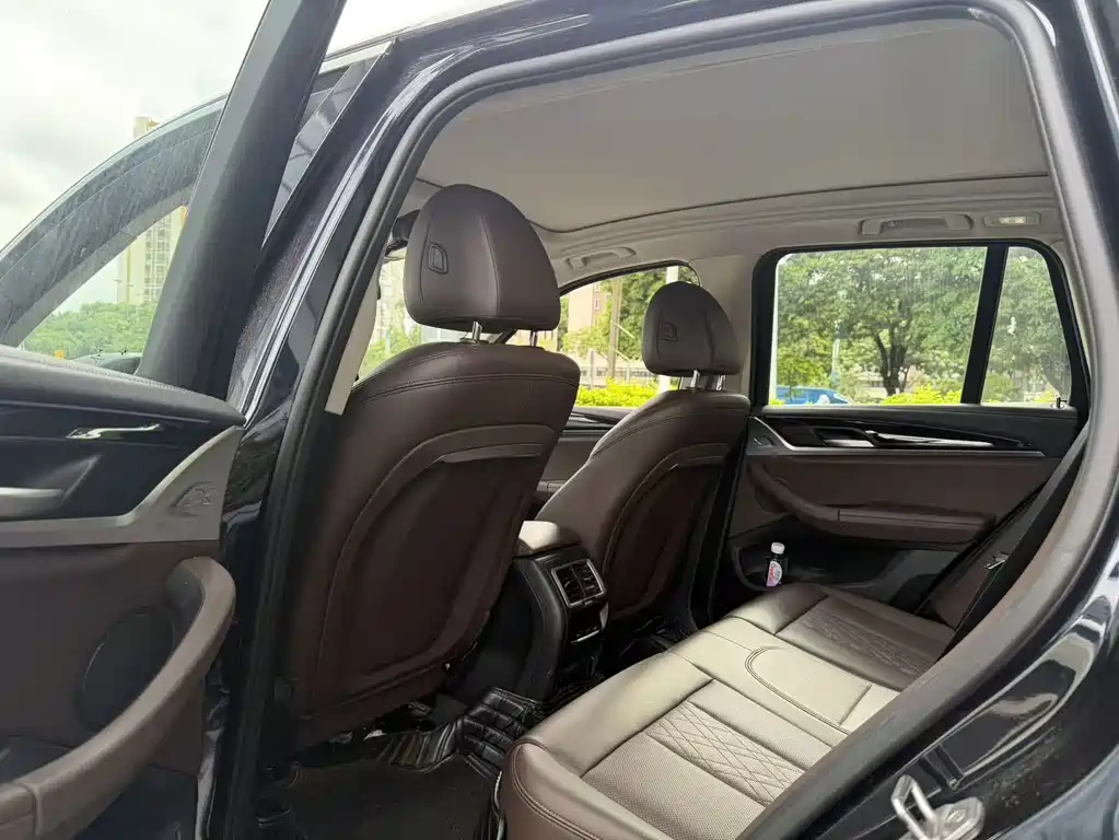 BMW iX3 — миниатюра 12