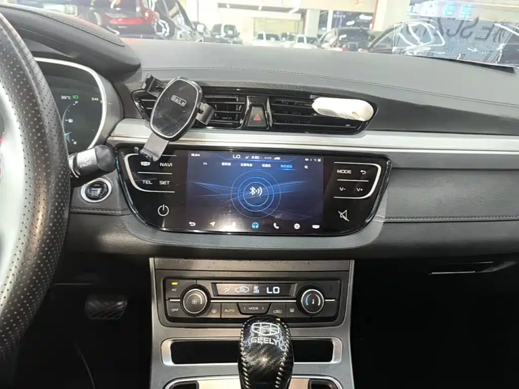 Geely Emgrand — миниатюра 13