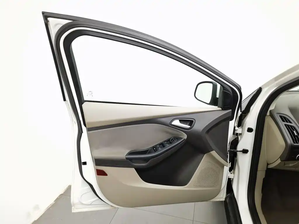 Ford Focus — миниатюра 8