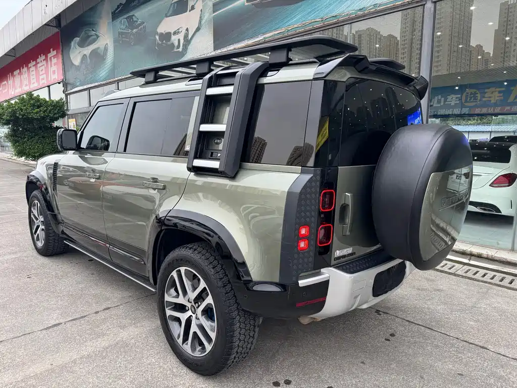 Land Rover Defender — миниатюра 9