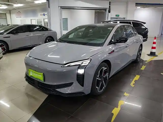 2024 Hongqi EH7