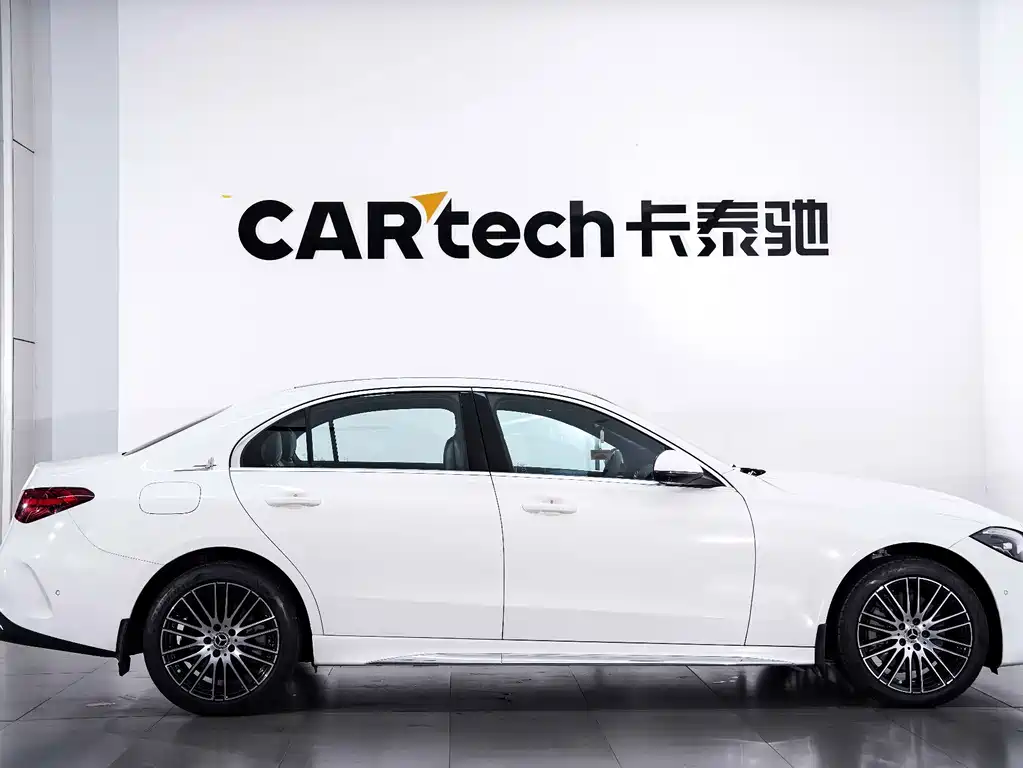 Mercedes-Benz C-Class — миниатюра 3