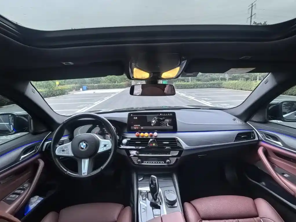 BMW 5 Series — миниатюра 6