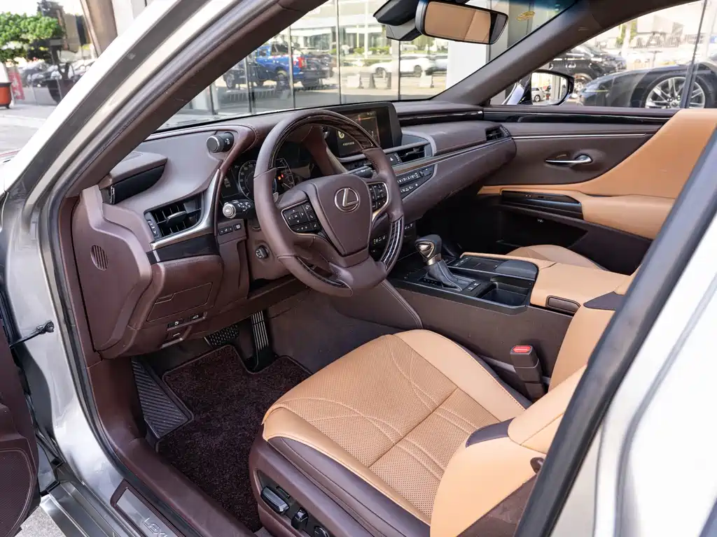 Lexus ES — миниатюра 9