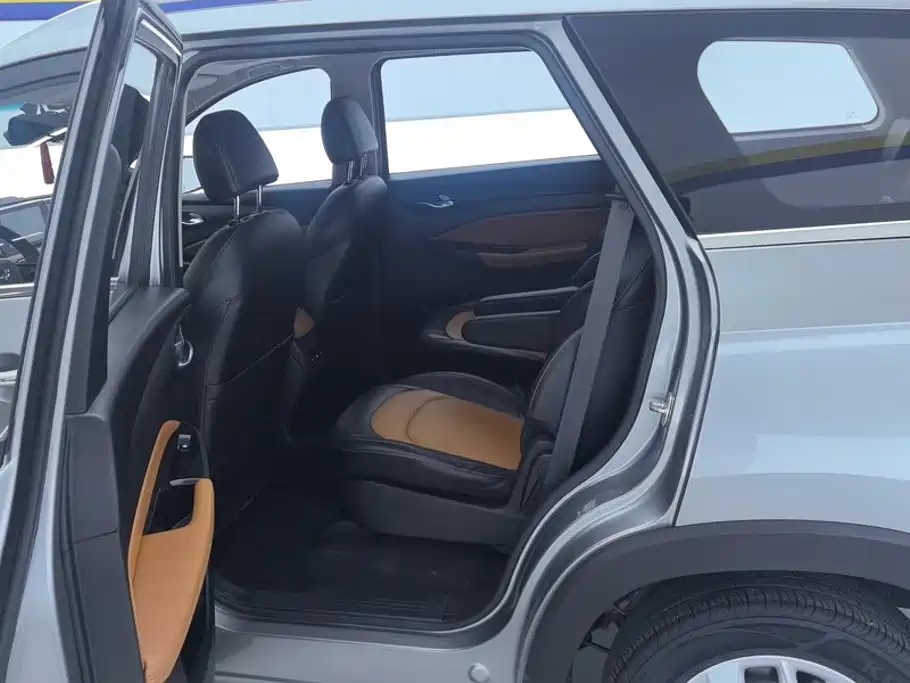 Wuling Hongguang S3 — миниатюра 11