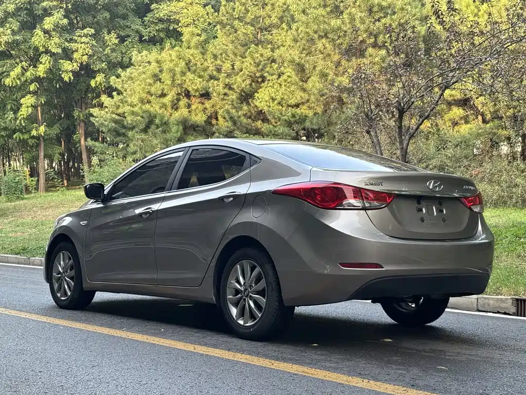 Hyundai Elantra Langdong — миниатюра 4