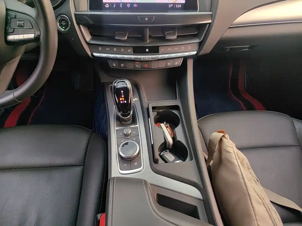 Cadillac CT5 — миниатюра 14