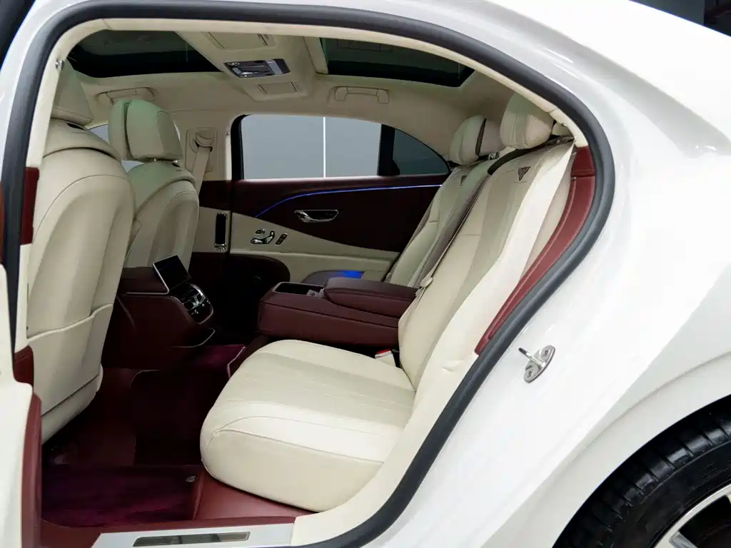 Bentley Flying Spur — миниатюра 11