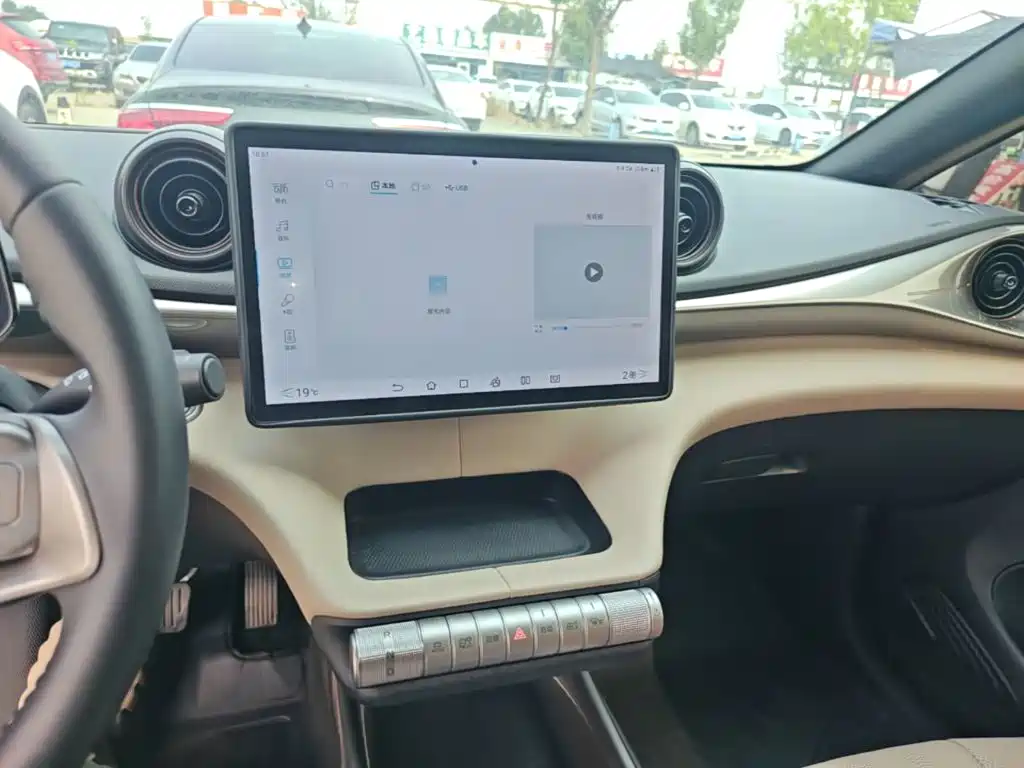 BYD Dolphin — миниатюра 13