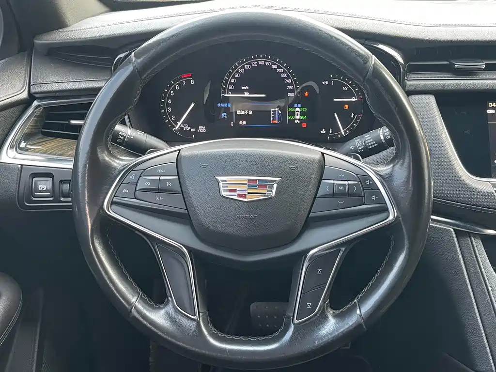 Cadillac XT5 — миниатюра 7