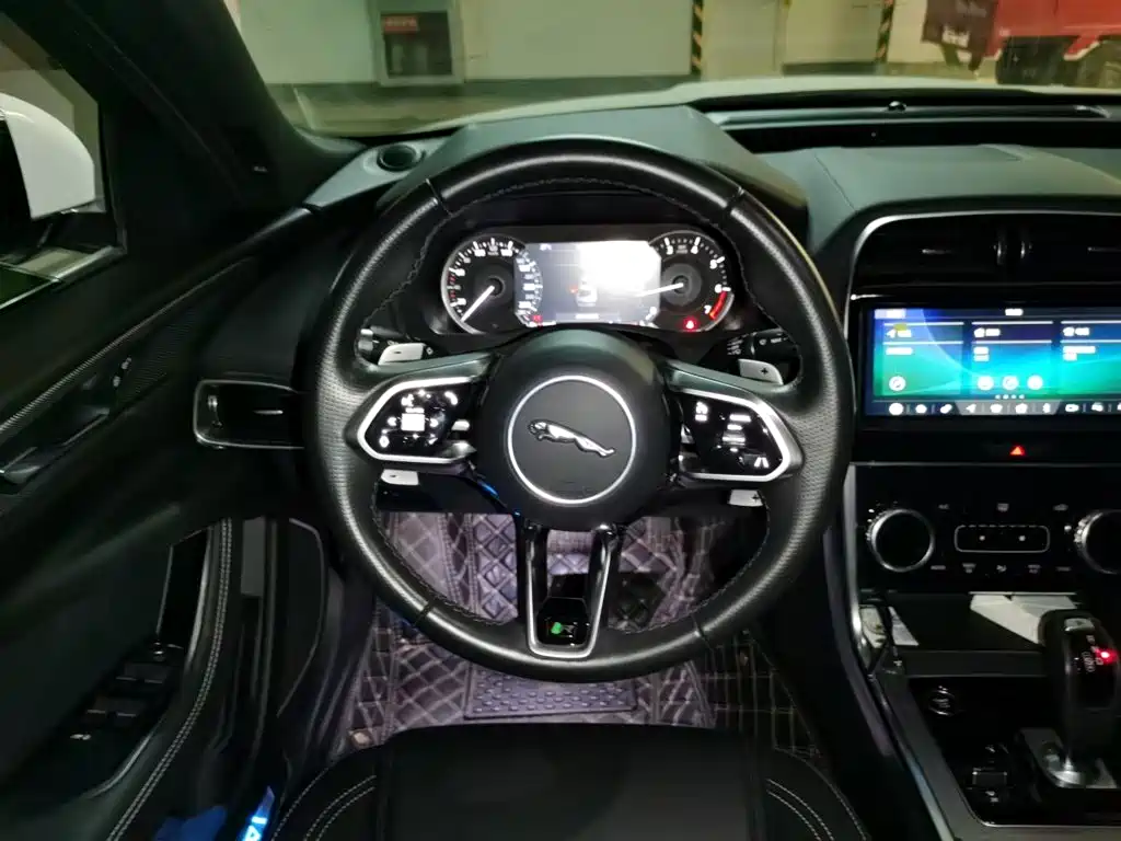 Jaguar XEL — миниатюра 3